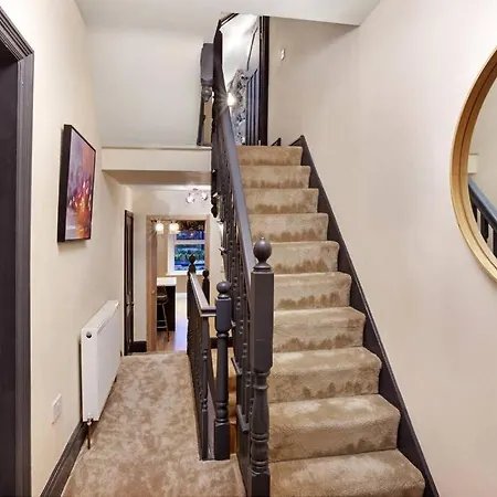 דירה The Olive - 3 Bedroom - Free Parking