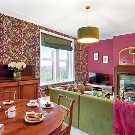 The Olive - 3 Bedroom - Free Parking Харрогейт