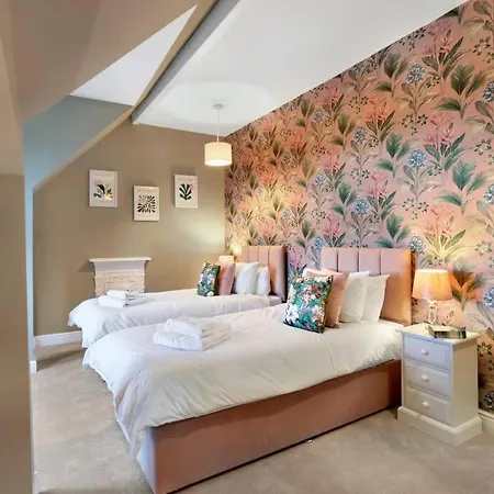 The Olive - 3 Bedroom - Free Parking * Harrogate